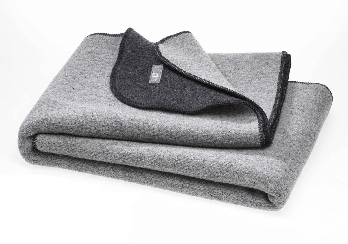 Couverture en laine bouillie double face Disana 100x135cm - Anthracite-gris - Lilinappy