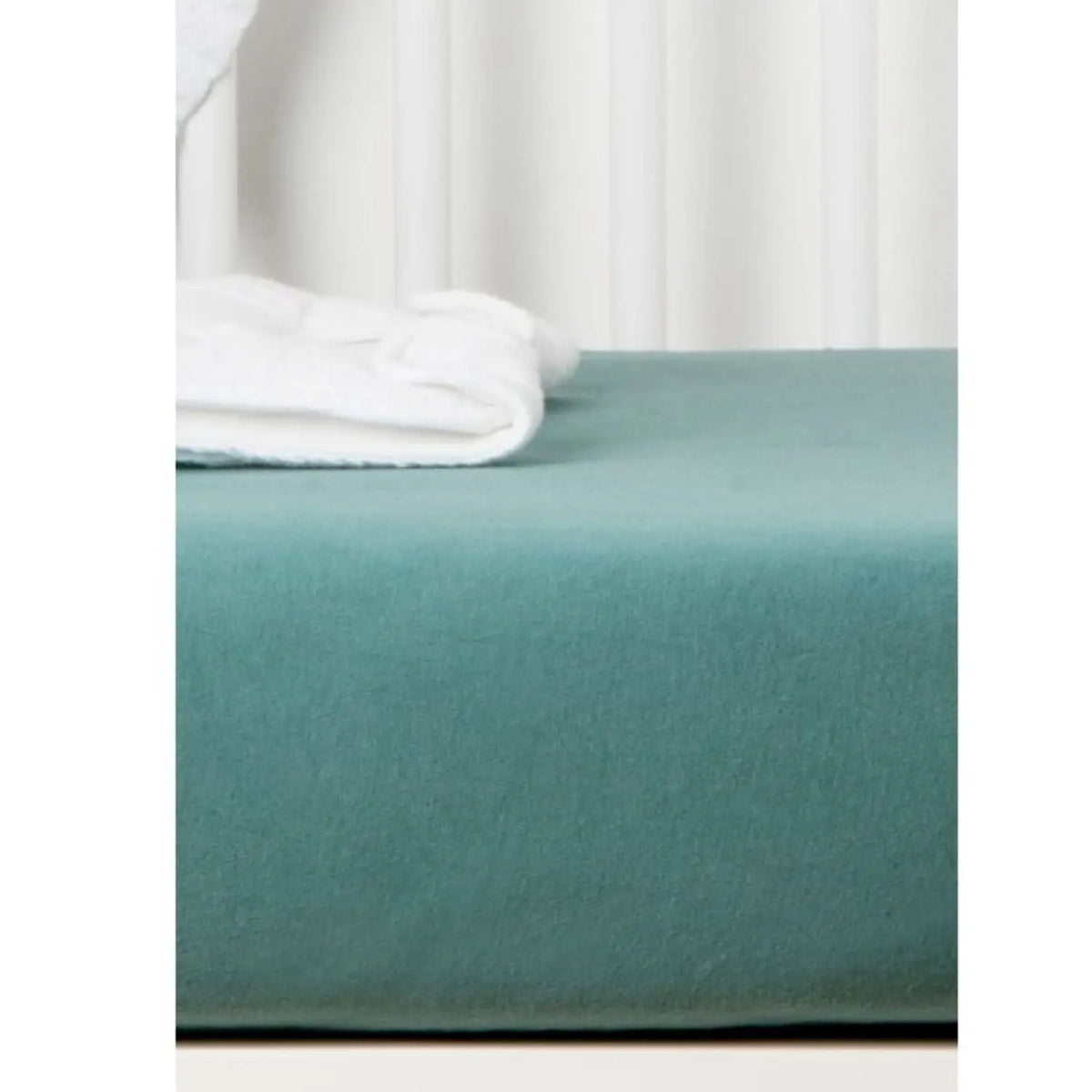 Drap housse en jersey de coton bio Kadolis pour lit bébé - Eucalyptus