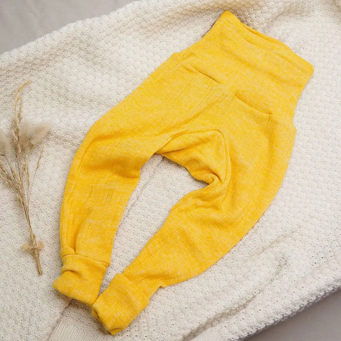Pantalon bébé en laine, soie et coton bio Cosilana jaune