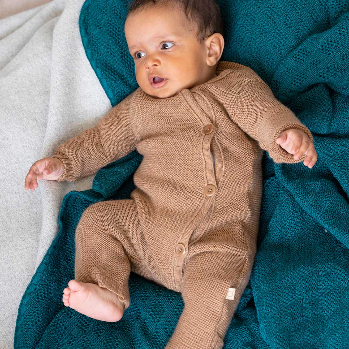 Combinaison en laine merinos tricotée Disana Caramel