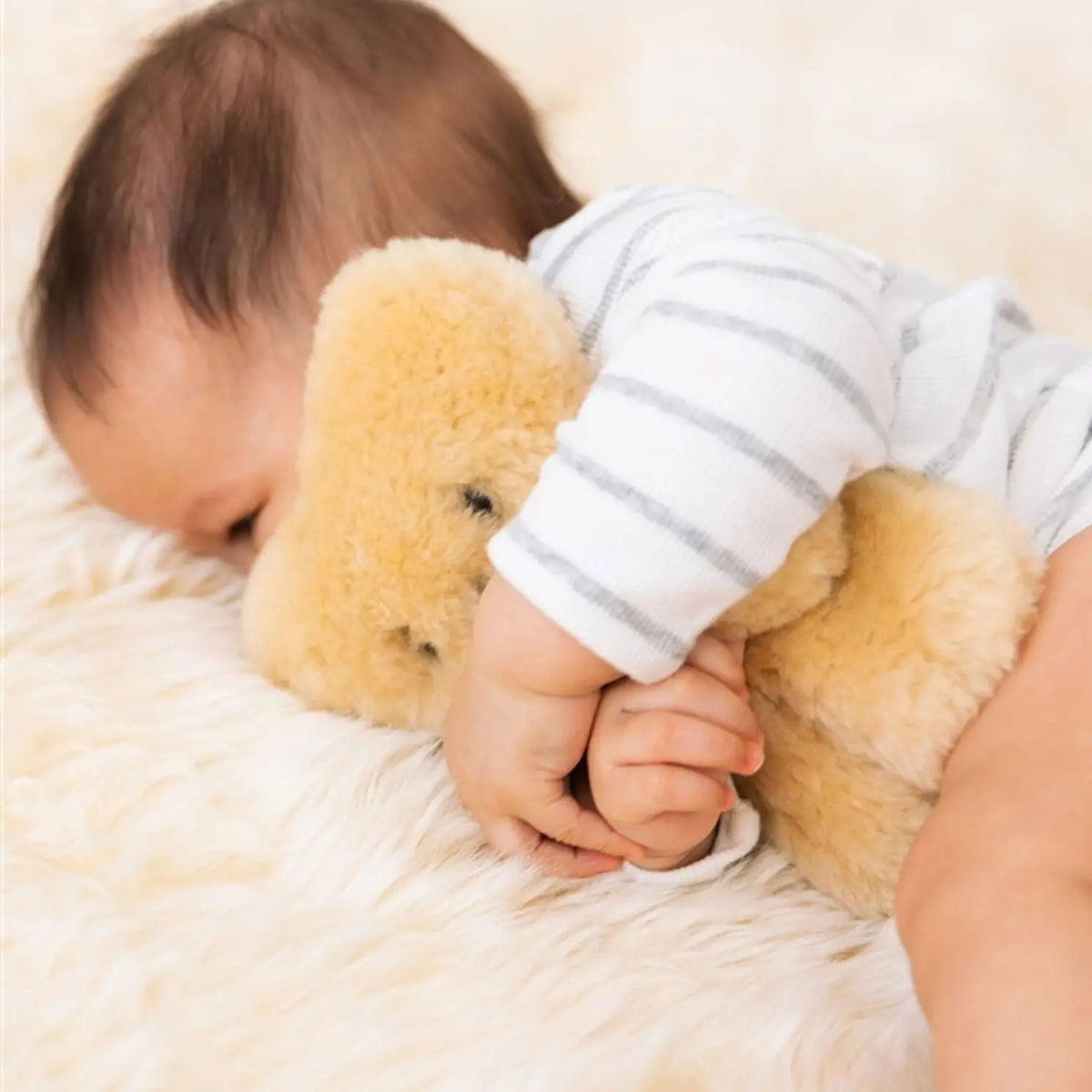 Nounours en peau de mouton Flatout Baby - Honey