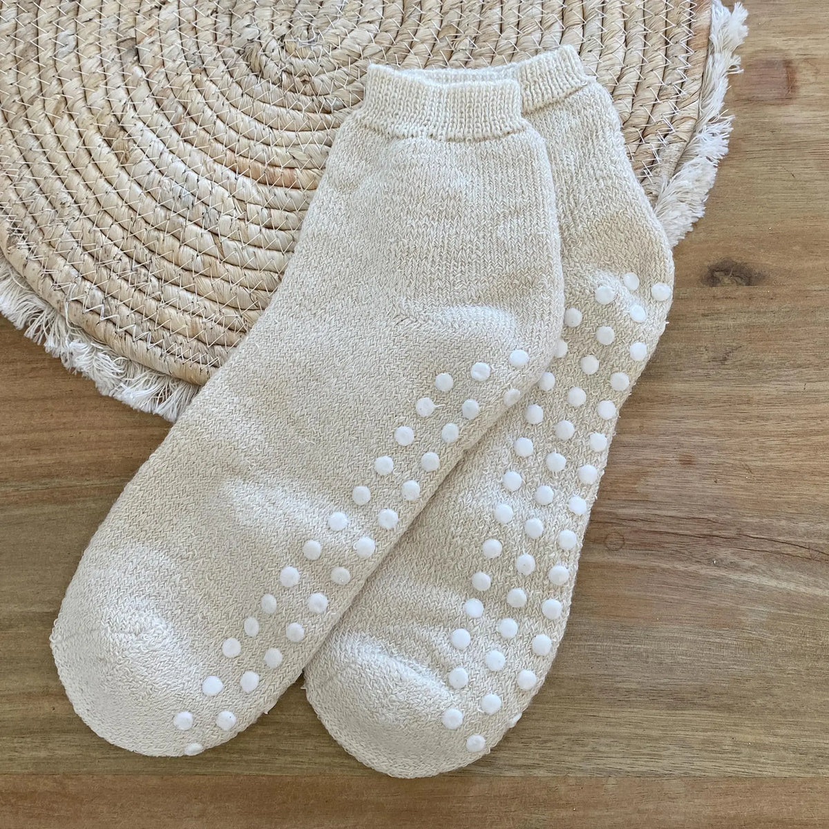 Chaussettes adulte laine et soie anti-dérapantes EliaYoga Hirsch Natur