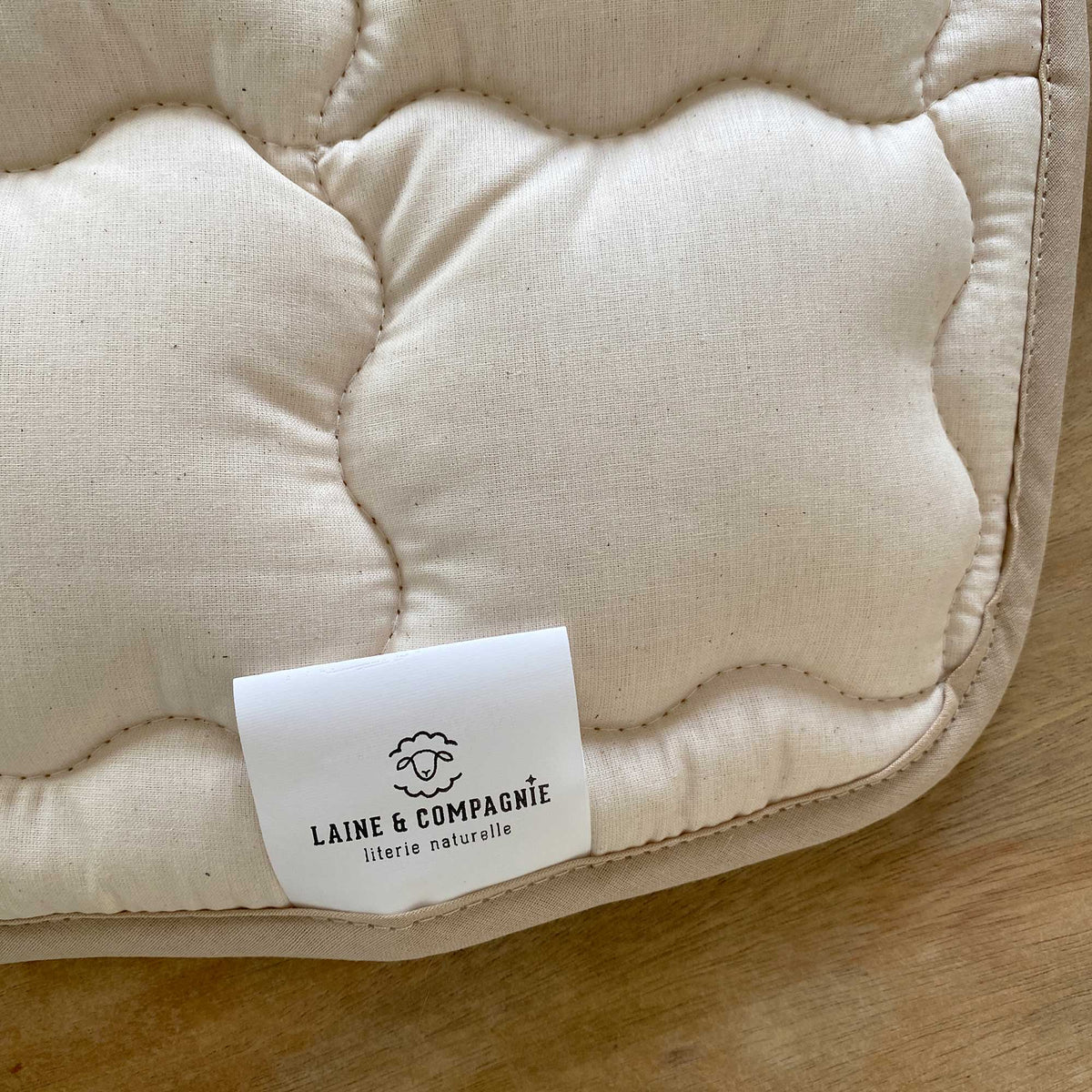 Topponcino bébé en laine vierge & coton bio – Laine & Compagnie x Sassoupi