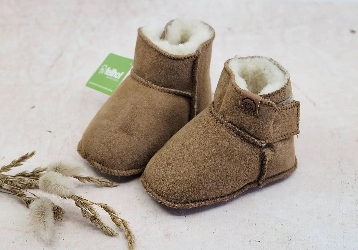 Bottines en peau d'agneau à velcro marron clair