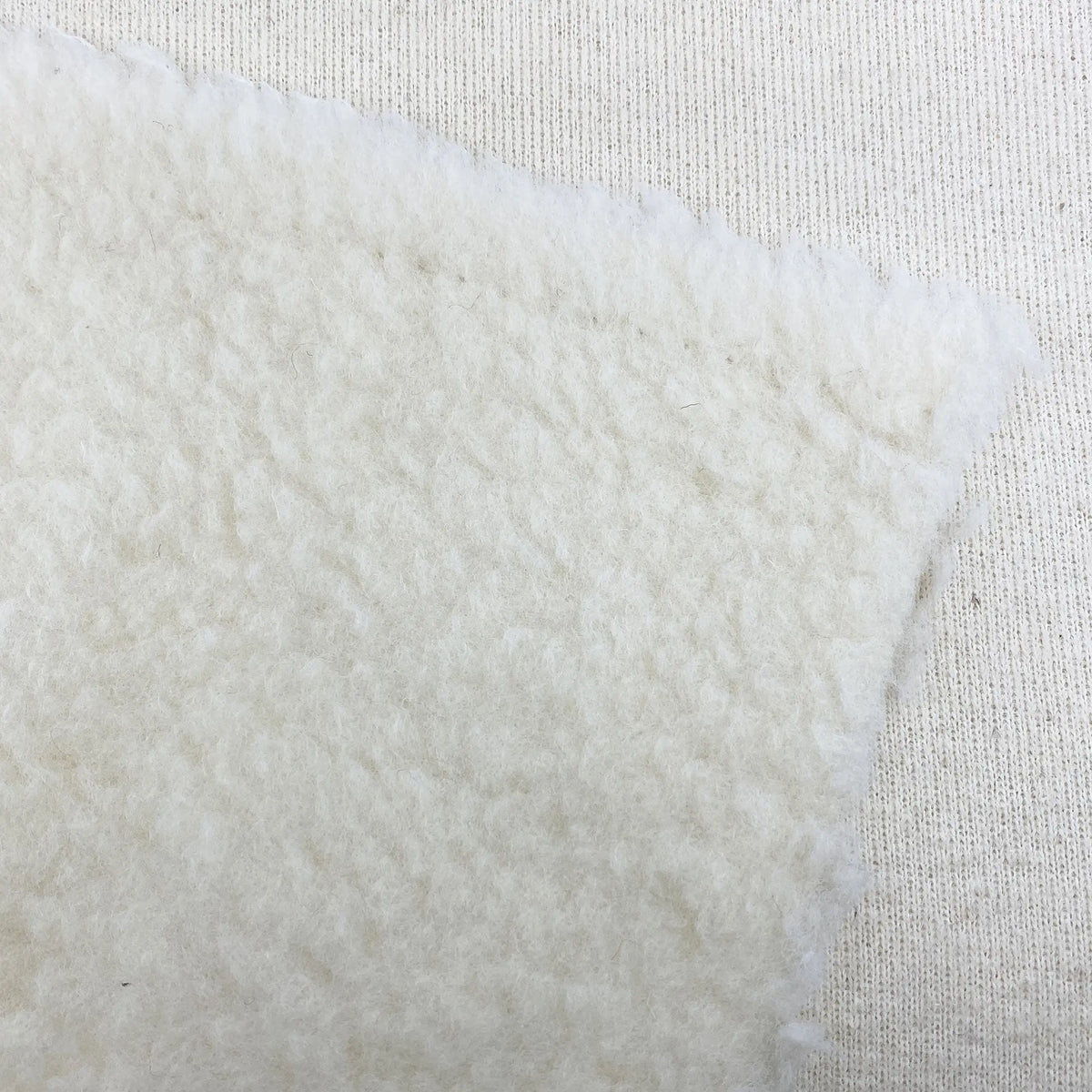 Tissu en pure laine vierge – vendu au mètre