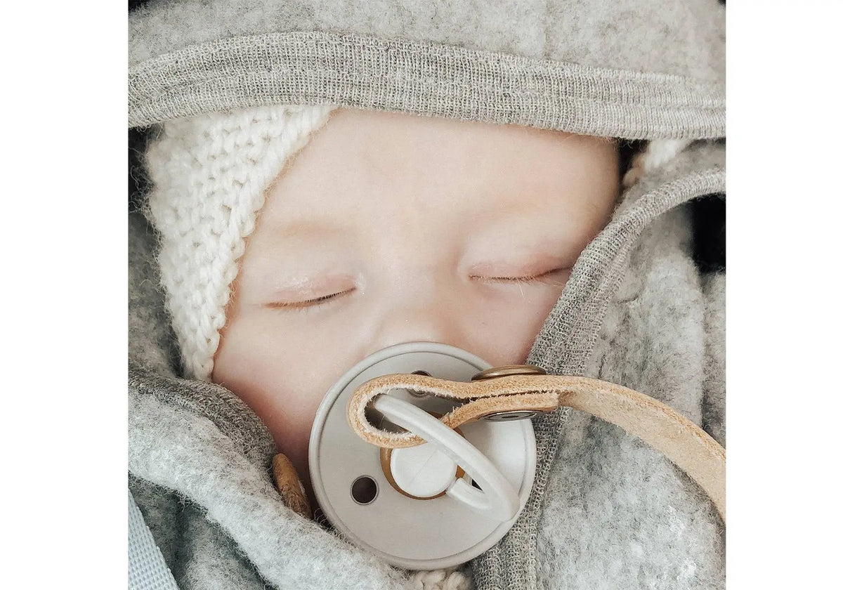 Tétine en caoutchouc naturel Bibs - Gris Nuage - Lilinappy