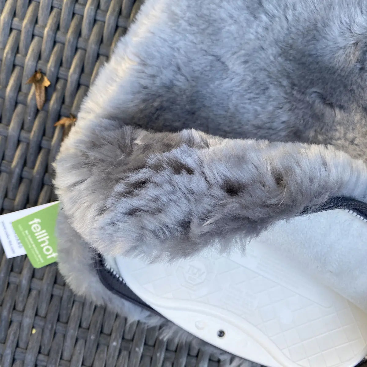 Bouillotte avec housse en peau d’agneau – 2L Gris