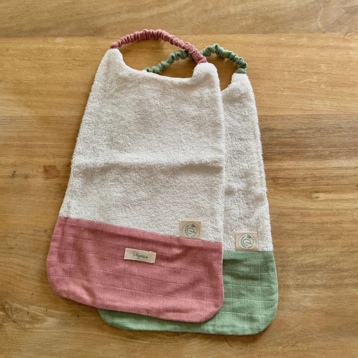 Bavoir élastiqué Pitigaïa en coton bio 