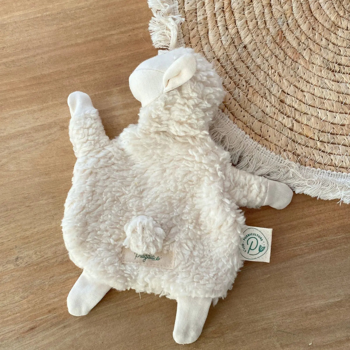 Doudou mouton en coton bio Pitigaïa 