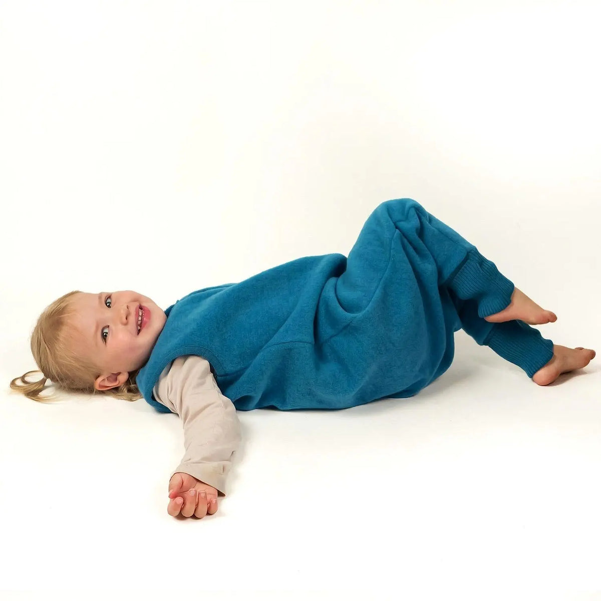 Combinaison de nuit bébé sans manches en polaire de laine bio Reiff - Pacific blue 