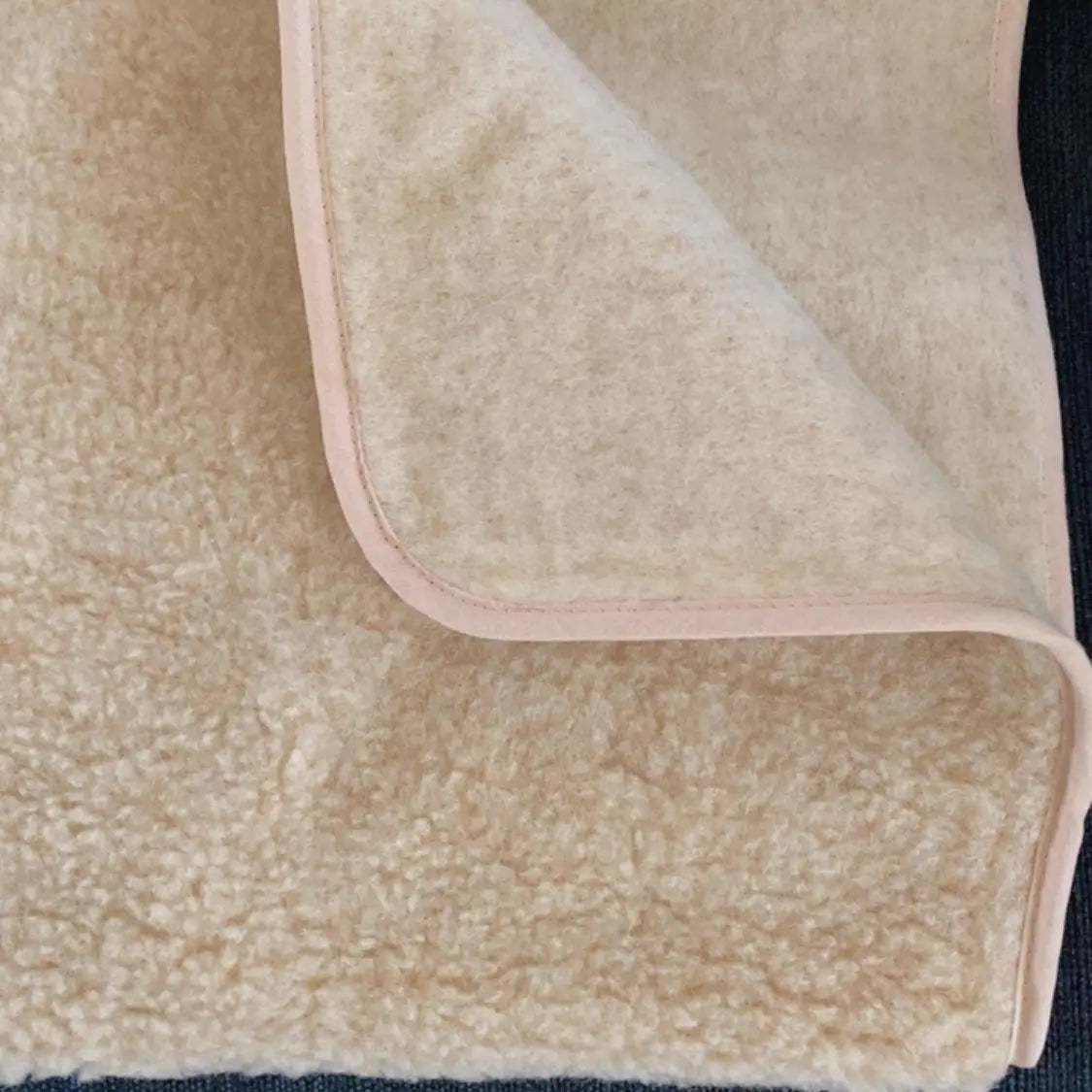 Couverture en laine vierge Sassoupi Beige (100% laine/trame incluse) 