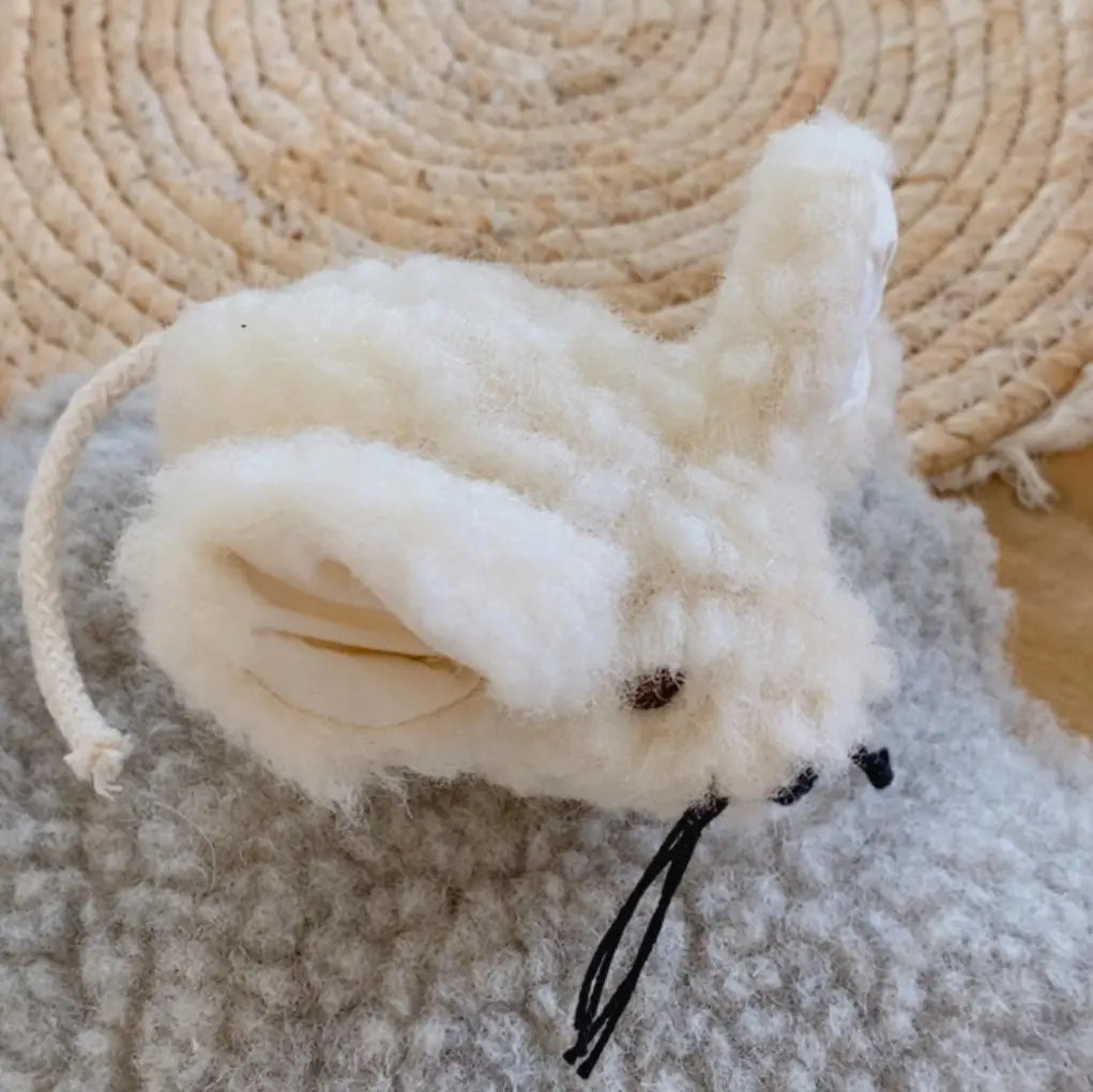 Petite souris en laine vierge Sassoupi 