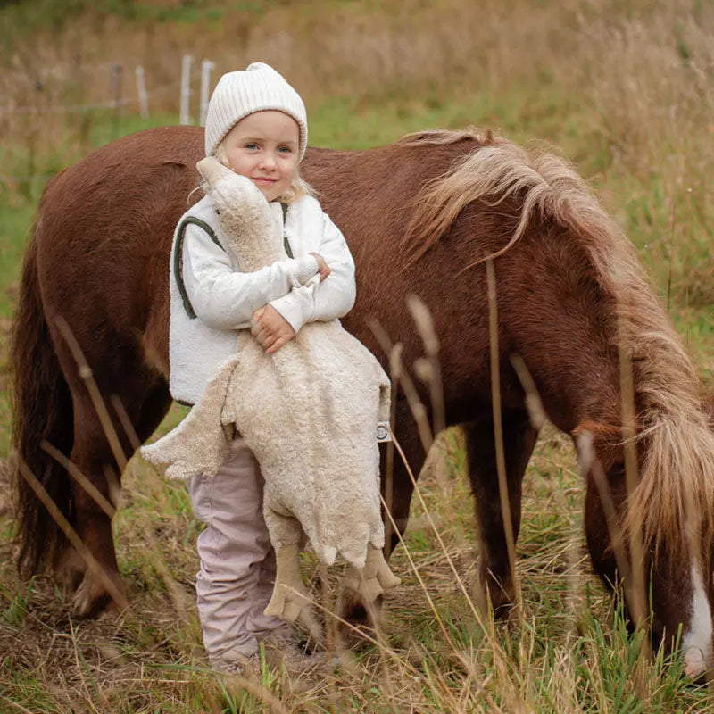 Doudou bouillotte en coton bio & laine Senger Naturwelt - Grande oie sable 